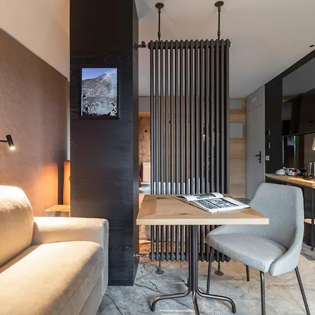 Milia Hotel *